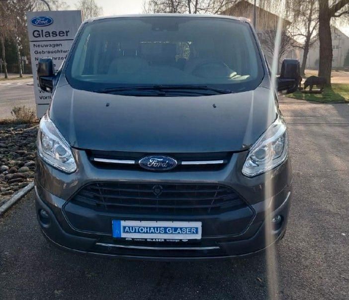 Gebraucht Ford Transit Titanium 170 PS (125 kW) 2019 Grau Kombi
