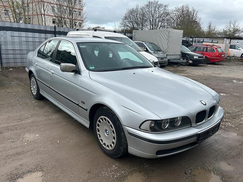 Gebraucht BMW 520 150 PS (110 kW) 1999 Silber Limousine
