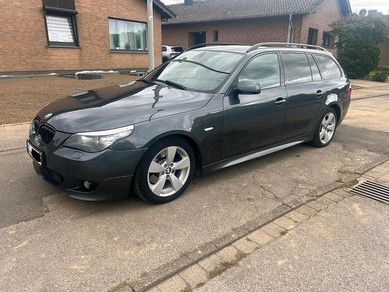 Grau Gebraucht 2009 BMW 530 M Sport Kombi | 7.400 € (Guter Preis) - Bild 1/4