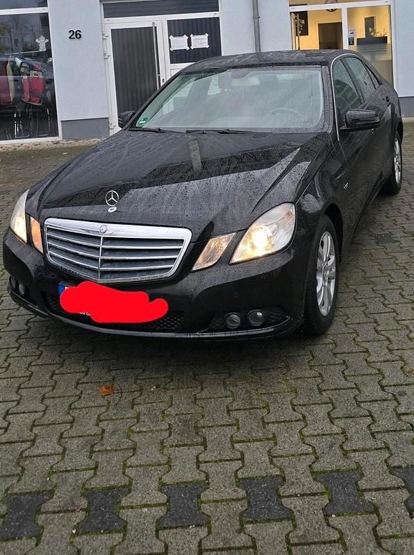 Gebraucht Mercedes E200 136 PS (100 kW) 2010 Schwarz Limousine