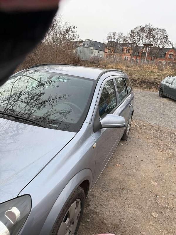 Gebraucht Opel Astra Basis 105 PS (77 kW) 2005 Lichtsilber m2 Kombi