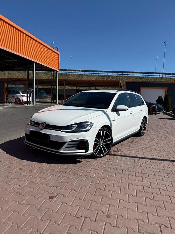 Weiß Gebraucht 2018 VW Golf VII GTD Kombi | 13.800 € - Bild 1/4