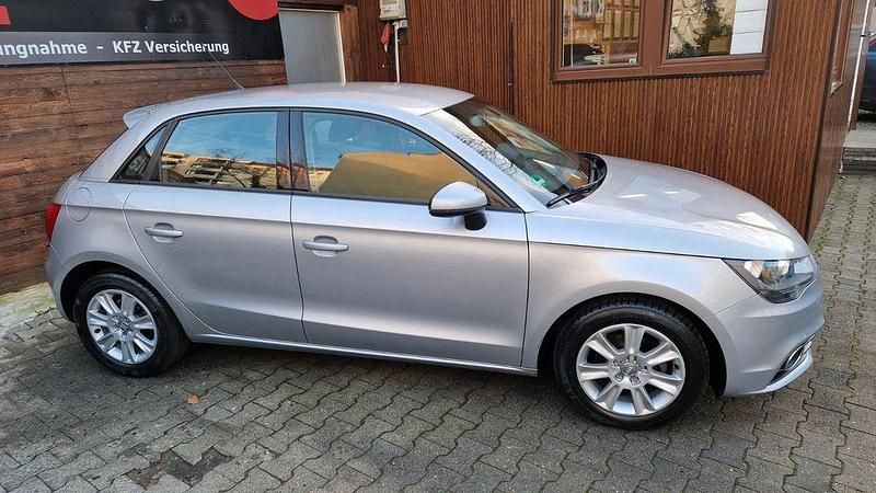 Gebraucht Audi A1 Sportback Attraction 86 PS (63 kW) 2014 Grau Kleinwagen