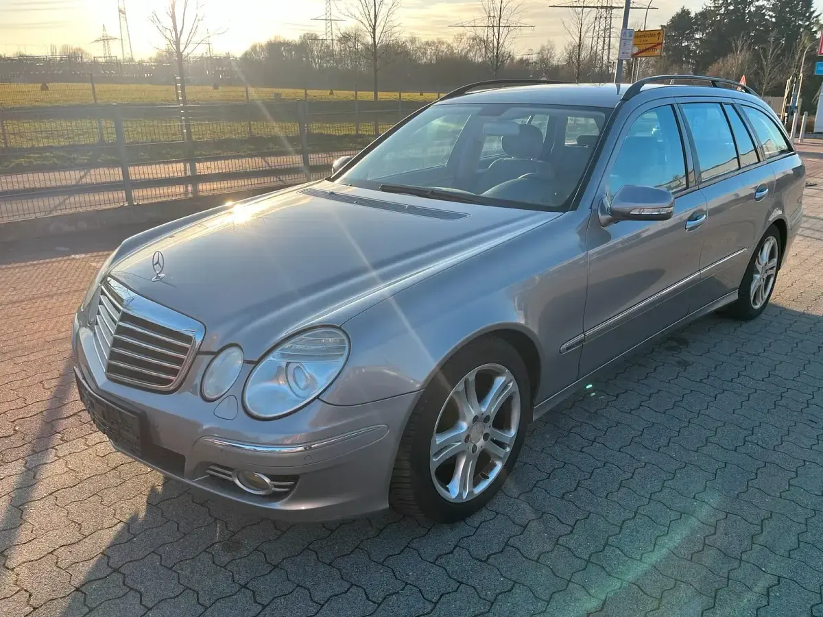 Gebraucht Mercedes E200 184 PS (135 kW) 2009 Grau Kombi