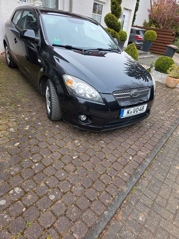 Gebraucht Kia Ceed EX 126 PS (92 kW) 2008 Schwarz Kleinwagen