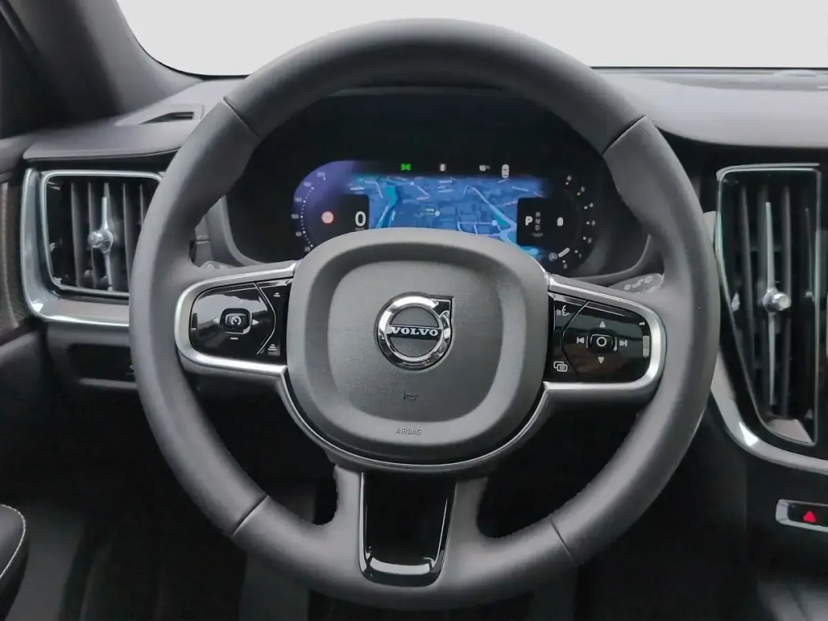 Gebraucht Volvo V60 CC 145 PS (106 kW) 2024 Kombi