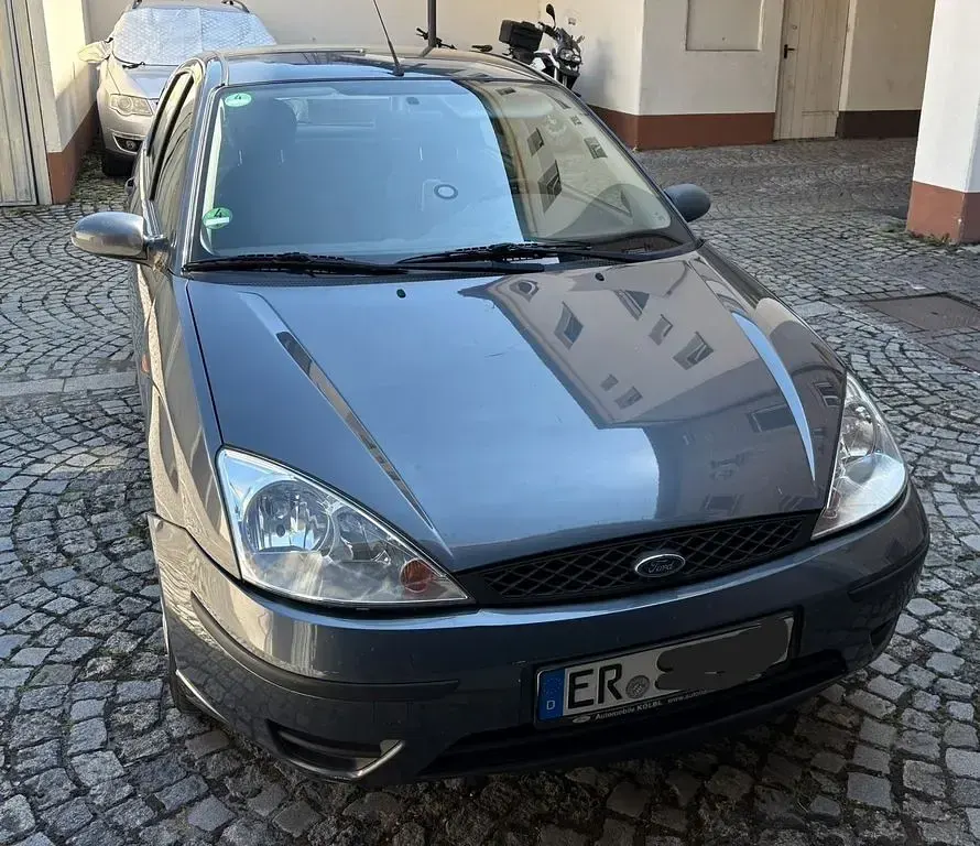 Gebraucht Ford Focus Trend 101 PS (74 kW) 2002 Grau Limousine