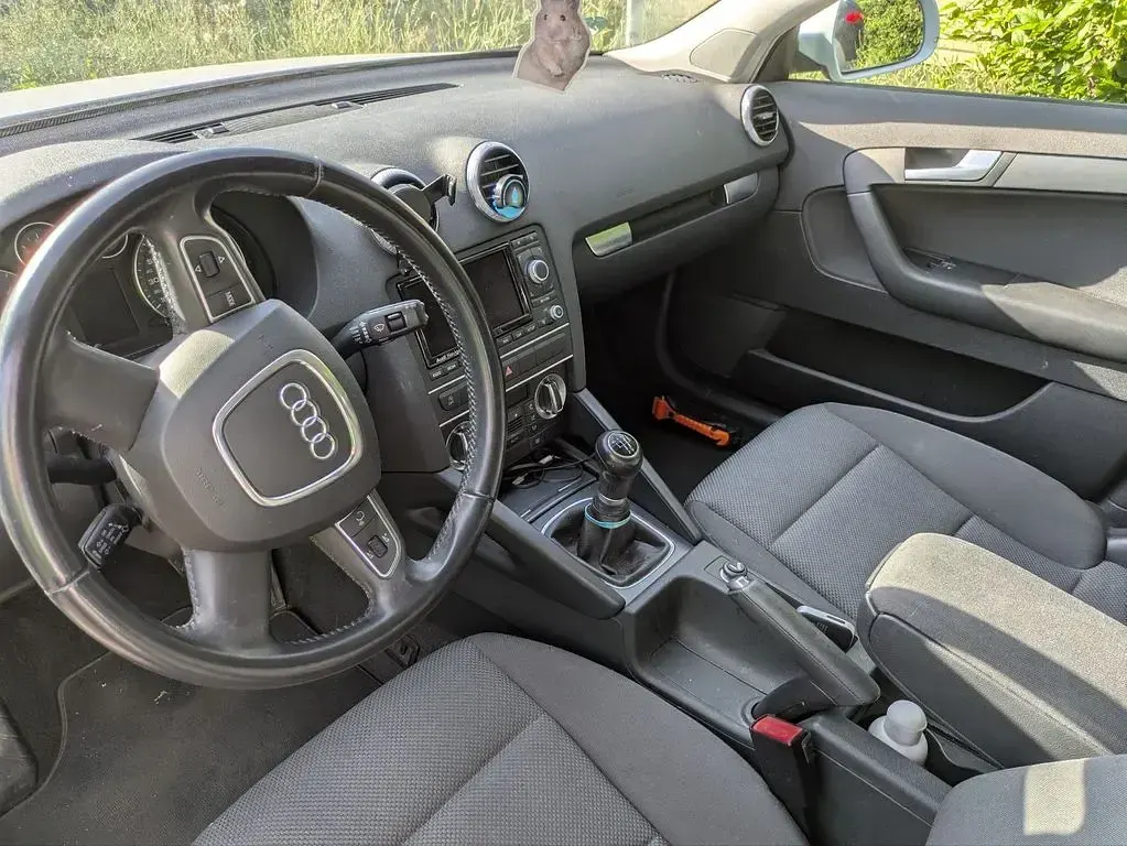 Gebraucht Audi A3 Attraction 105 PS (77 kW) 2013 Weiß Limousine