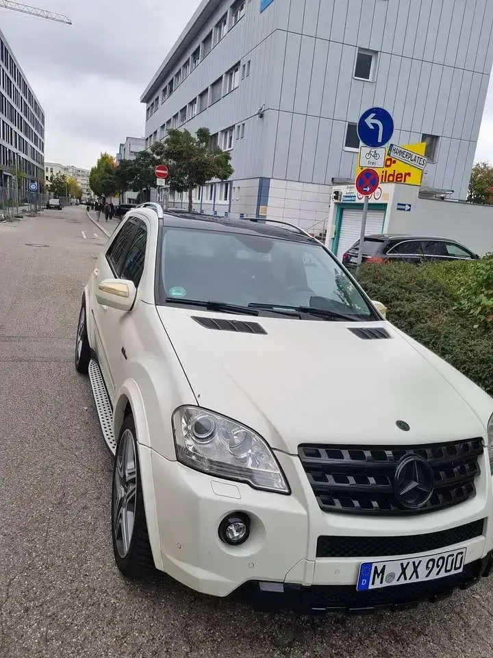 Gebraucht Mercedes ML500 387 PS (284 kW) 2009 SUV