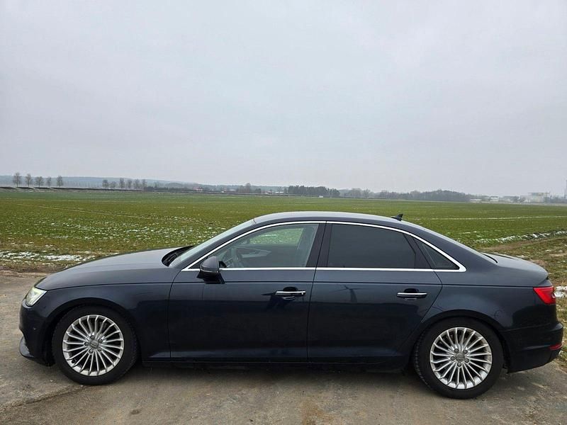 Gebraucht Audi A4 Ambiente 150 PS (110 kW) 2015 Blau Limousine