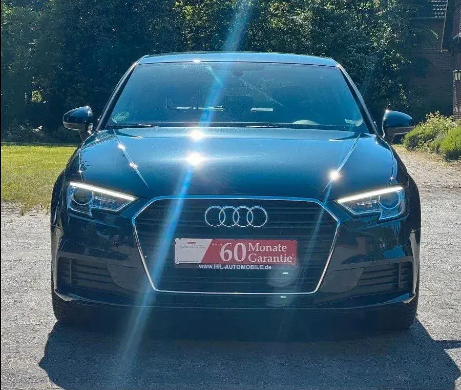 Gebraucht Audi A3 Basis 150 PS (110 kW) 2018 Blau Limousine