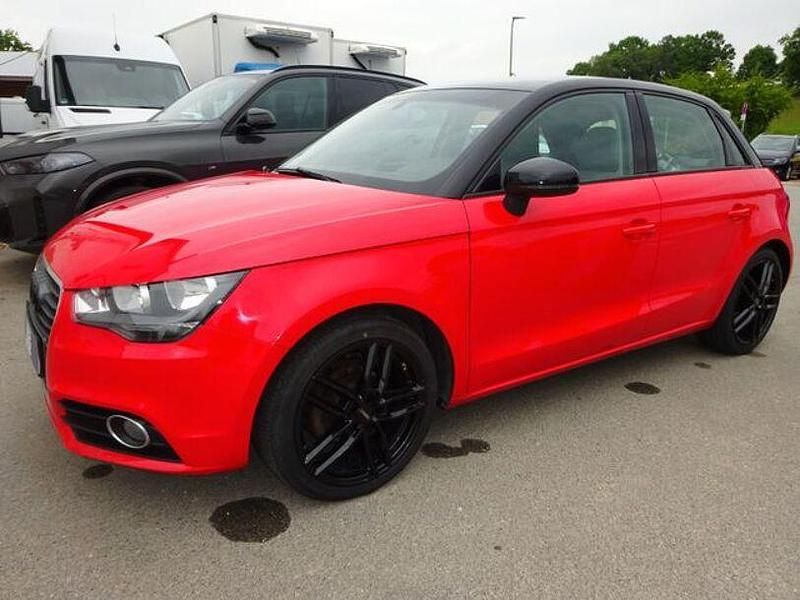 Gebraucht Audi A1 Sportback Attraction 96 PS (70 kW) 2013 Rot Kleinwagen