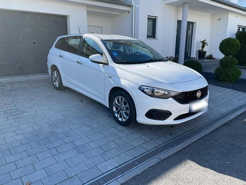 Gebraucht Fiat Tipo 95 PS (69 kW) 2019 Weiß Kombi