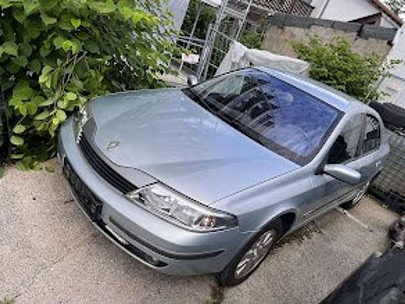 Silber Gebraucht 2001 Renault Laguna II Initiale Limousine | 399 € (Superpreis) - Bild 1/2
