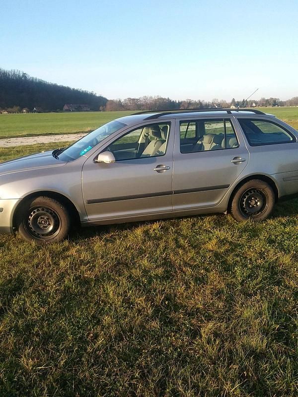 Gold Gebraucht 2007 Skoda Octavia Kombi | 1.490 € (Fairer Preis) - Bild 1/4