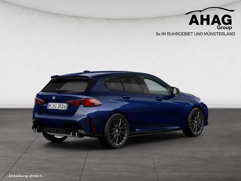 Neu BMW M135 Performance 300 PS (220 kW) 2026 Blau Kleinwagen