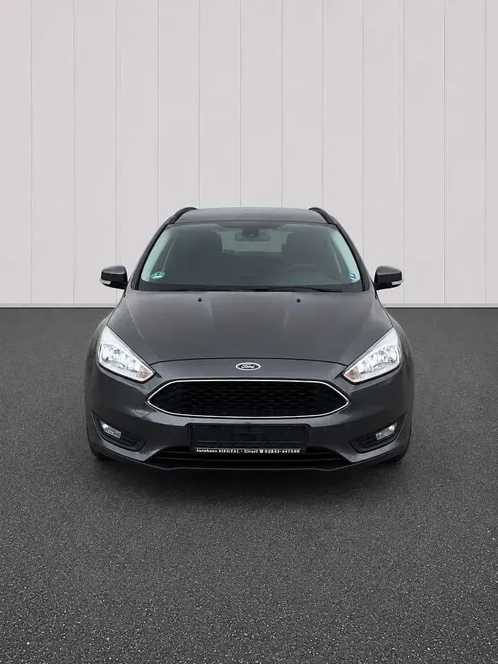 Gebraucht Ford Focus 125 PS (91 kW) 2017 Grau Kombi