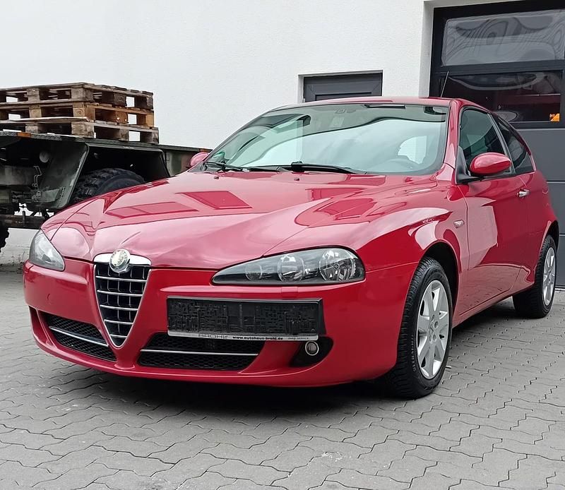 Rot Gebraucht 2006 Alfa Romeo 147 Kleinwagen | 3.900 € - Bild 1/4