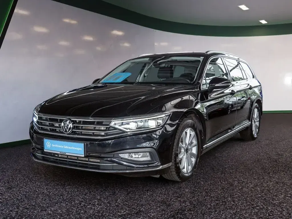 Gebraucht VW Passat Elegance 150 PS (110 kW) 2021 Schwarz / deep black Kombi