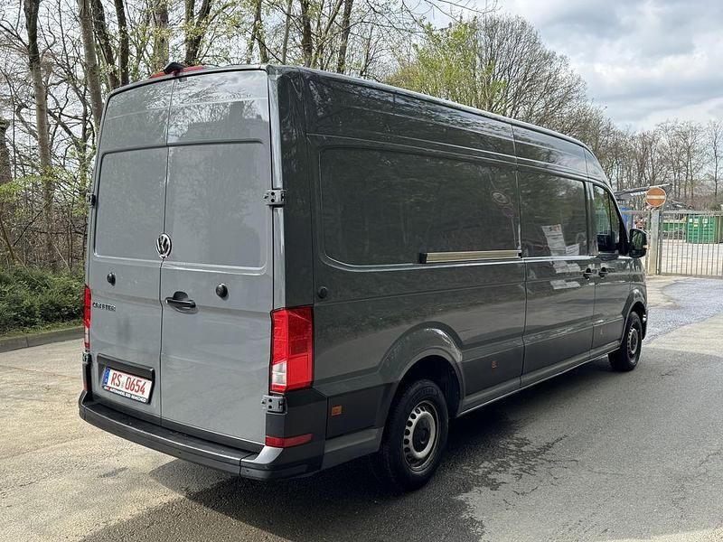 Gebraucht VW Crafter 177 PS (130 kW) 2023 Grau Van