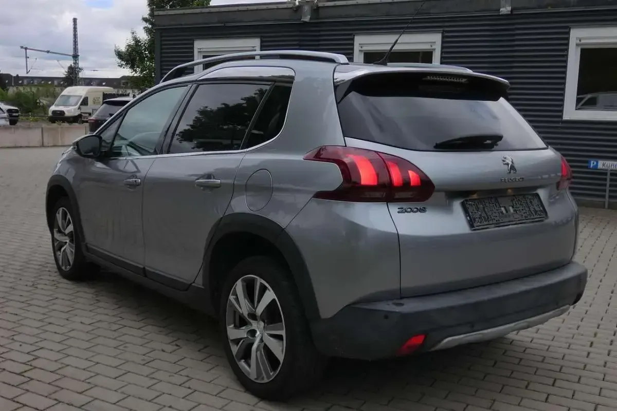 Gebraucht Peugeot 2008 Allure 120 PS (88 kW) 2017 Lack grau artense/metalliclackierung mit schutzlack SUV