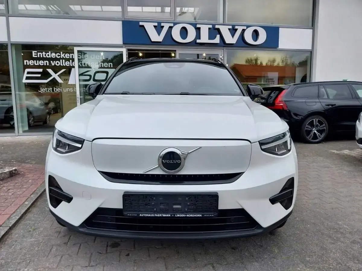 Gebraucht Volvo XC40 Plus 169 kW (231 PS) 2023 Weiß SUV