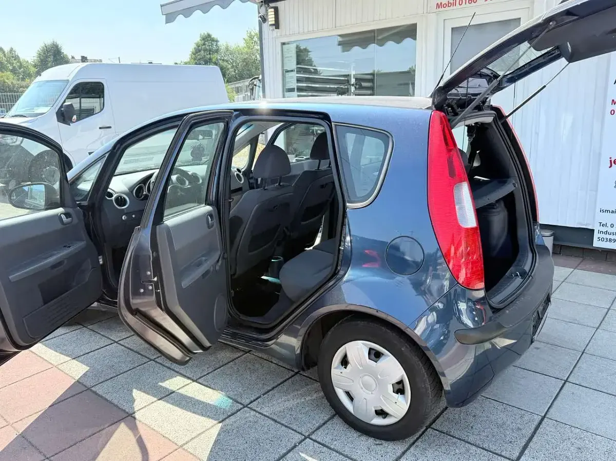 Gebraucht Mitsubishi Colt Invite 95 PS (69 kW) 2005 Indigo blue Kleinwagen