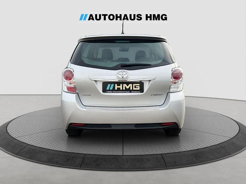 Gebraucht Toyota Verso Edition-S 147 PS (108 kW) 2016 Silber Van / Kleinbus