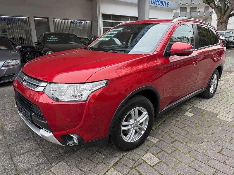 Rot Gebraucht 2015 Mitsubishi Outlander SUV | 8.950 € (Superpreis) - Bild 1/4