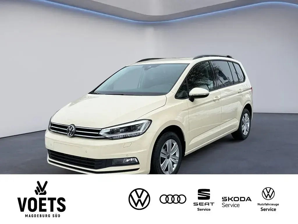 Neu VW Touran Trendline 150 PS (110 kW) 2026 Beige Van / Kleinbus