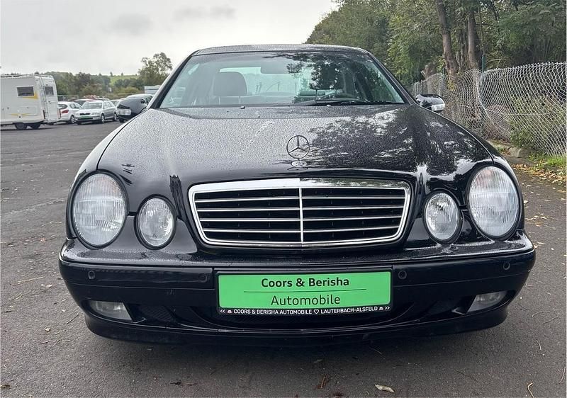 Schwarz Gebraucht 1999 Mercedes 230 Limousine | 5.800 € (Superpreis) - Bild 1/4