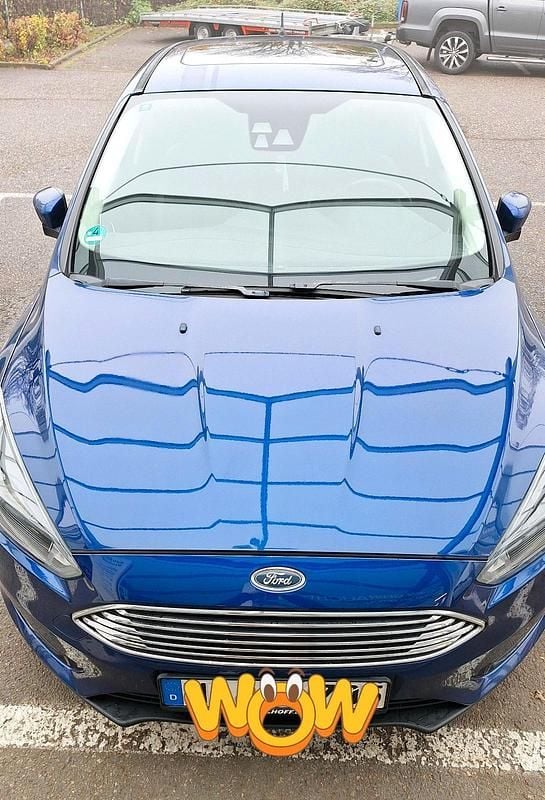 Blau Gebraucht 2015 Ford Focus Limousine | 6.999 € (Fairer Preis) - Bild 1/4