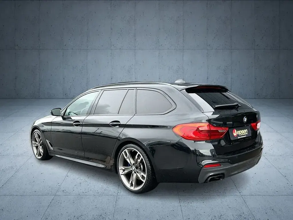 Używany BMW M550 Performance 400 KM (294 kW) 2019 Czarny Sedan/Limuzyna