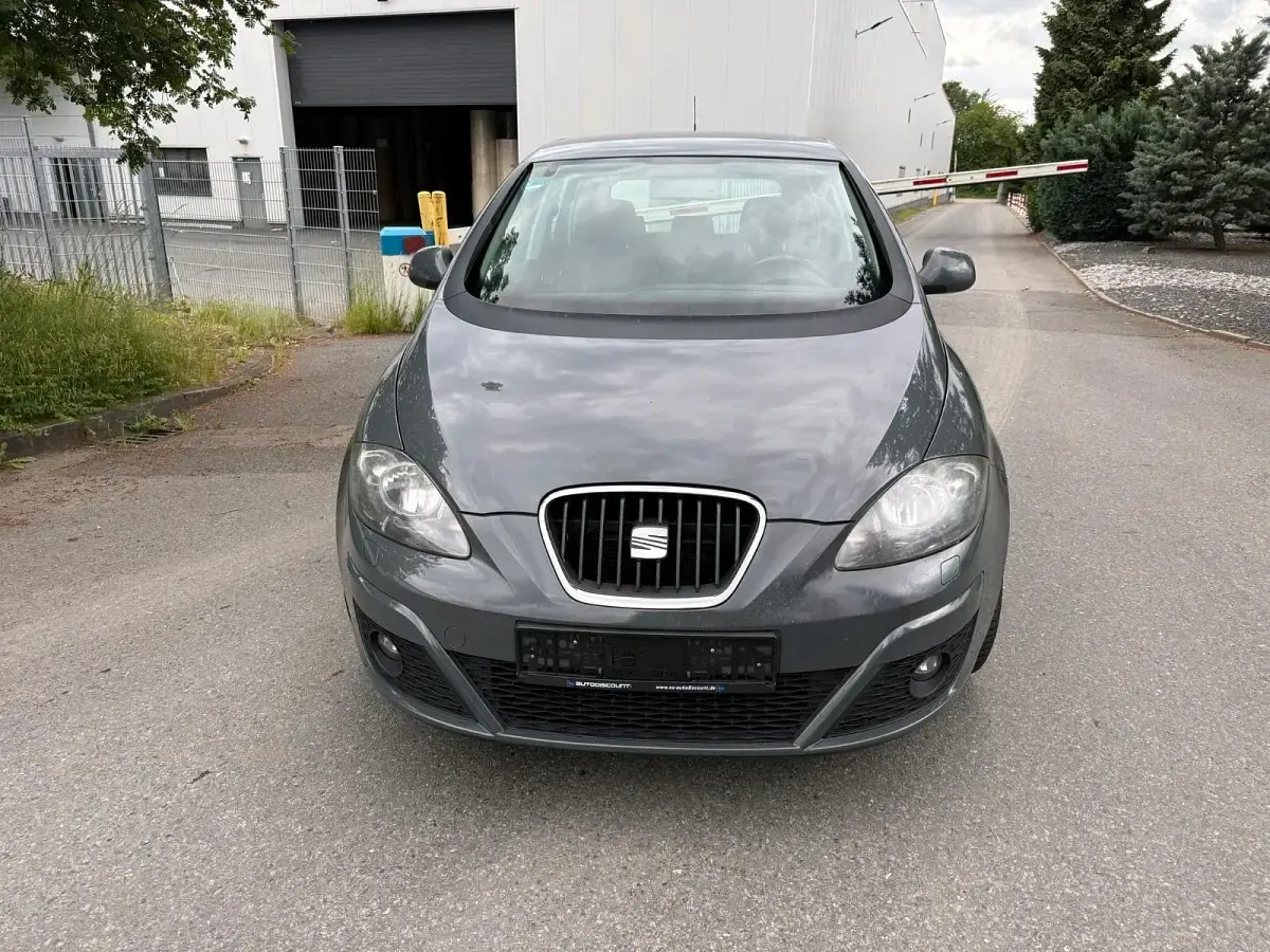 Gebraucht Seat Altea 140 PS (102 kW) 2010 Grau Van / Kleinbus