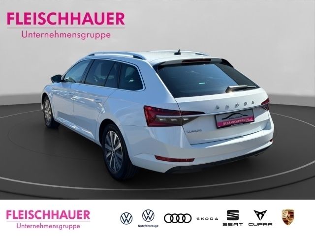 Gebraucht Skoda Superb Style 150 PS (110 kW) 2023 Weiss Kombi