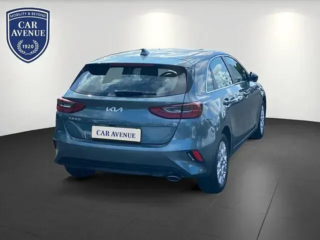 Second-hand Kia Ceed Vision 101 CP (74 kW) 2024 Roșu Hatchback