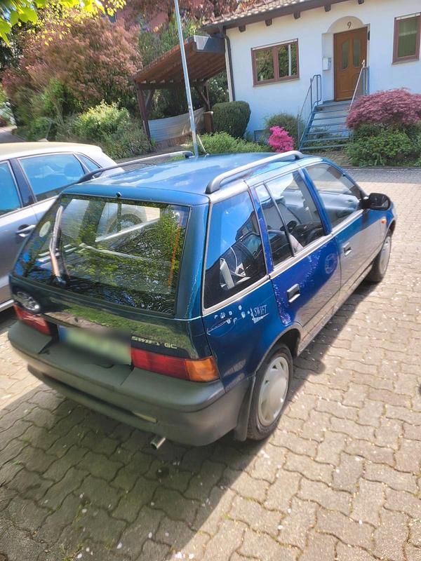Usata Suzuki Swift 68 CV (50 kW) 1995 Blu Utilitaria
