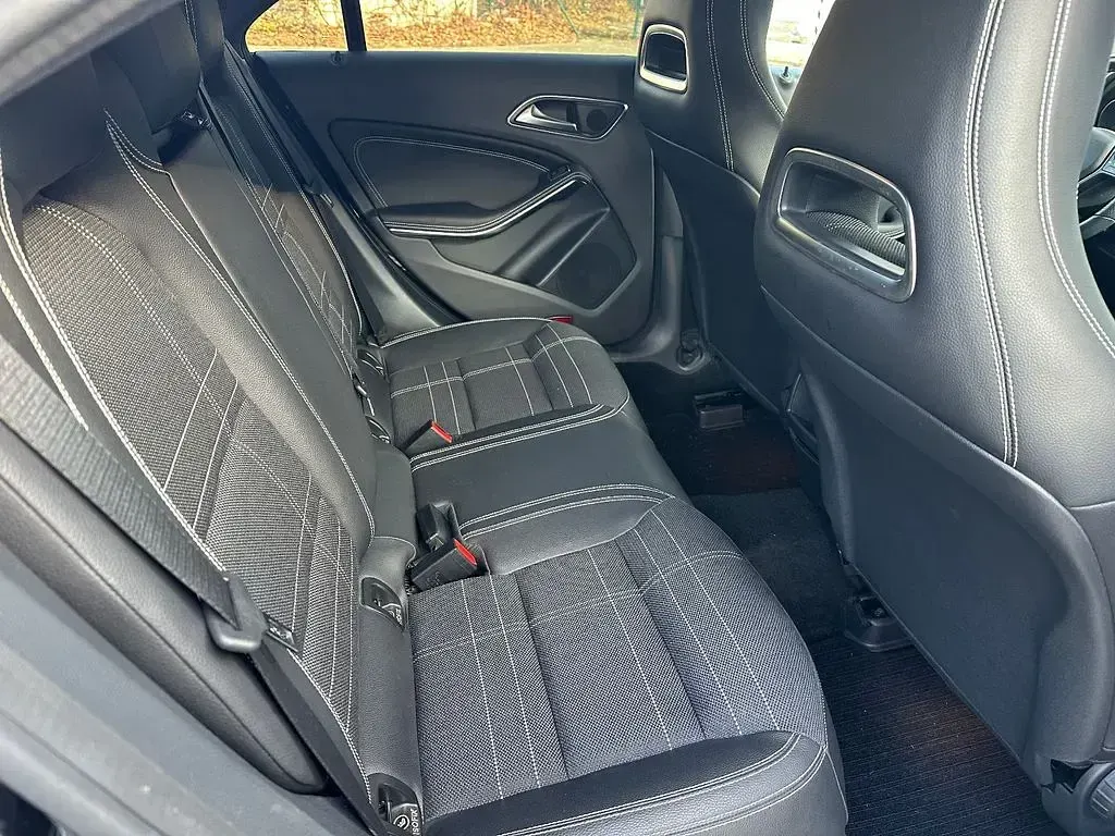 Gebraucht Mercedes CLA180 109 PS (80 kW) 2014 Schwarz Coupé