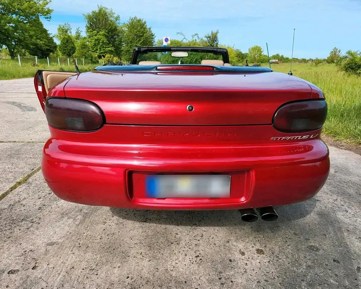 Gebraucht Chrysler Stratus 163 PS (119 kW) 1997 Rot Cabrio