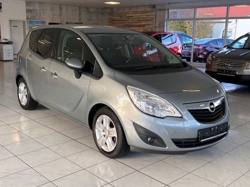 Silber Gebraucht 2012 Opel Meriva Design Edition Van / Kleinbus | 4.990 € (Guter Preis) - Bild 1/4