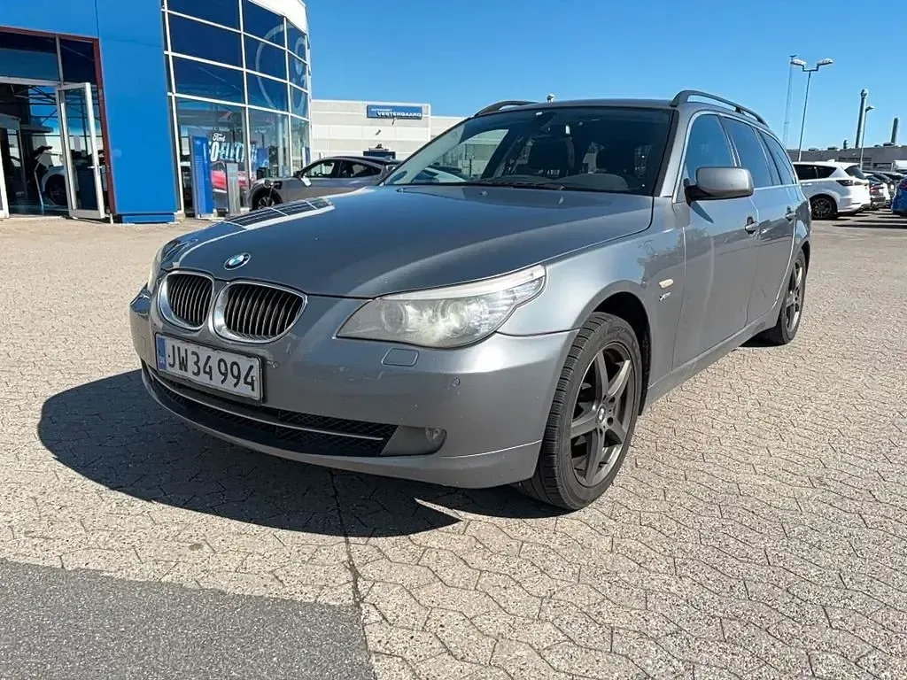 Gebraucht BMW 525 Lifestyle 197 PS (144 kW) 2008 Grau Kombi