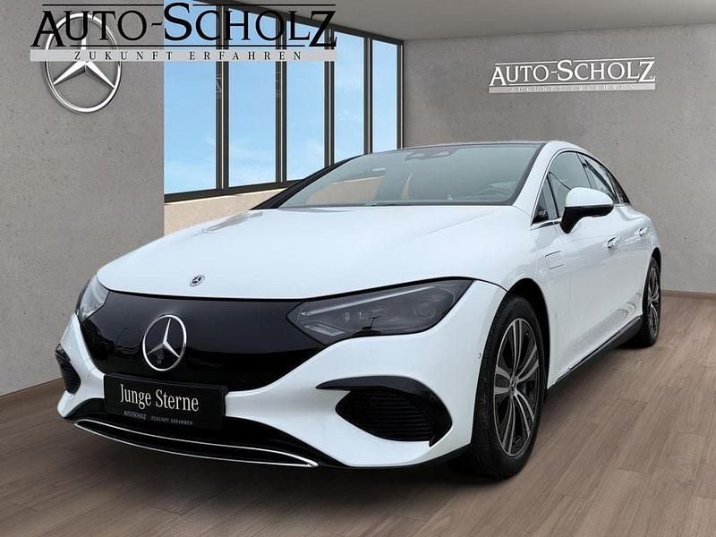 Weiß Gebraucht 2022 Mercedes EQE300 Electric Art Limousine | 38.787 € (Fairer Preis) - Bild 1/4