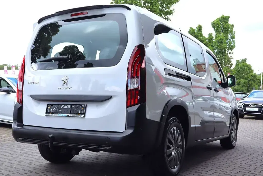Gebraucht Peugeot Rifter Active 110 PS (80 kW) 2023 Weiß Van / Kleinbus