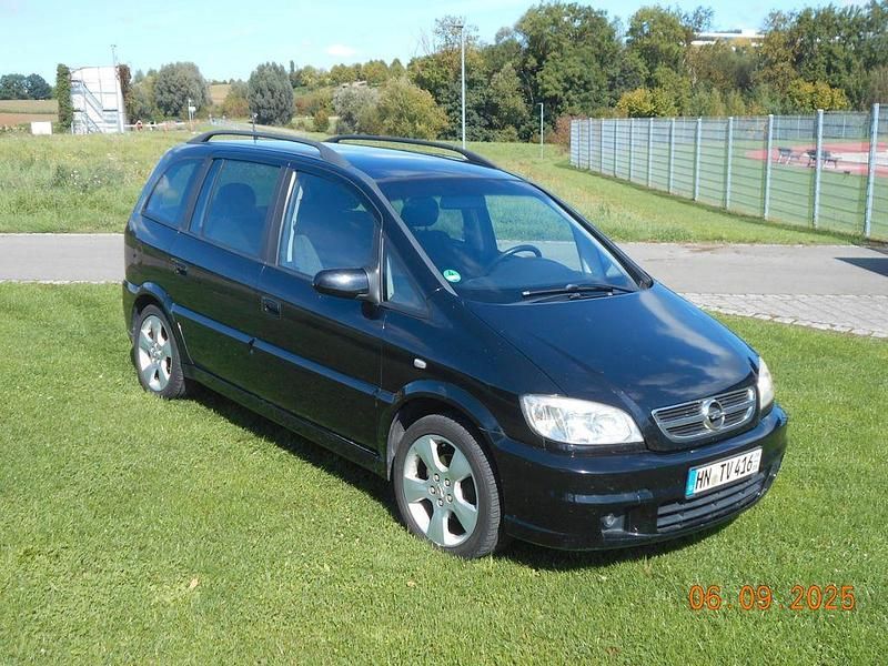 Schwarz Gebraucht 2005 Opel Zafira OPC Van / Kleinbus | 2.900 € (Etwas zu teuer) - Bild 1/4