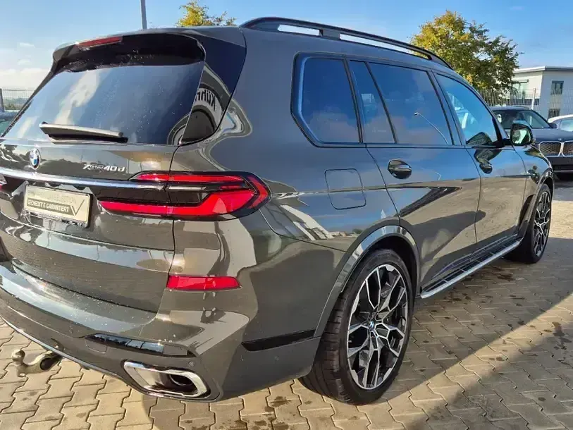 Gebraucht BMW X7 Efficient Dynamics 352 PS (258 kW) 2025 Grau SUV
