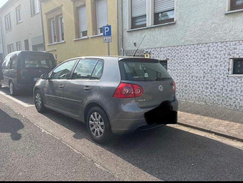 Gebraucht VW Golf V Comfortline 122 PS (89 kW) 2007 Andere farben Limousine