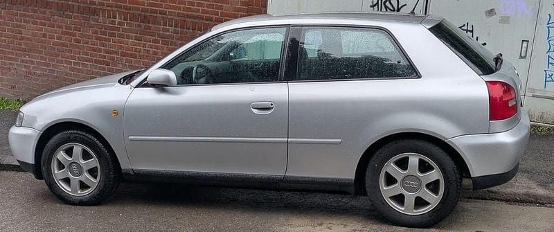 Silber Gebraucht 1999 Audi A3 Kleinwagen | 1.999 € (Fairer Preis) - Bild 1/4