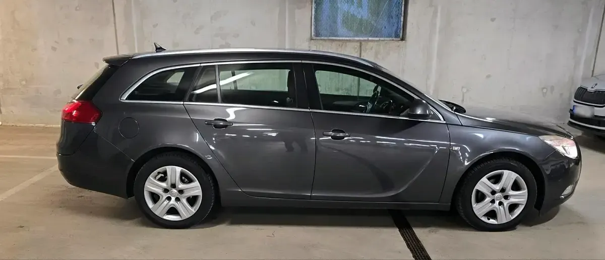 Gebraucht Opel Insignia 110 PS (80 kW) 2010 Braun Kombi
