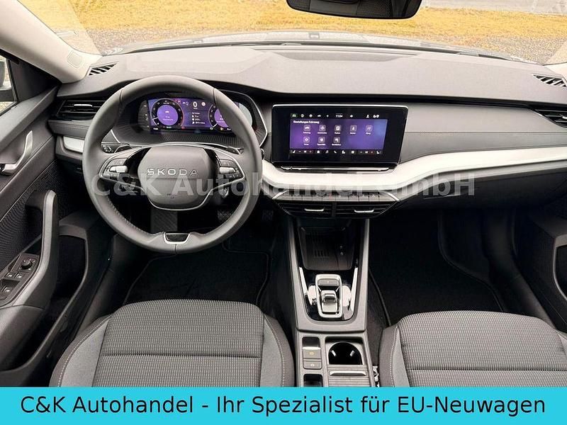 Neu Skoda Octavia 150 PS (110 kW) 2026 Grau Kombi