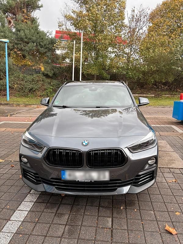 Grau Gebraucht 2019 BMW X2 Advantage SUV | 21.200 € (Superpreis) - Bild 1/4